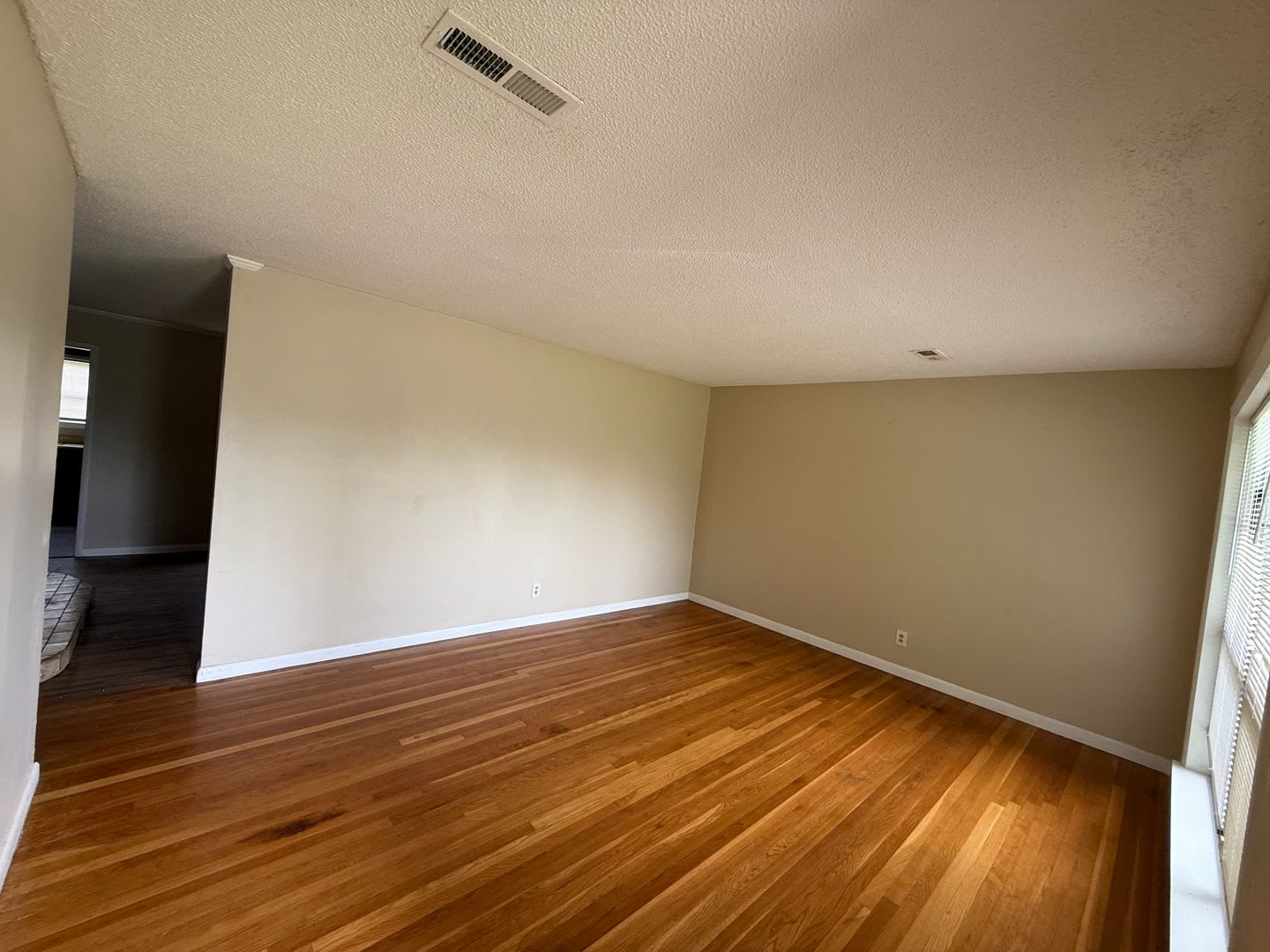 Section 8 approved 4 bedroom 2 bath house minutes from Downtown Huntsville AL! – photo 2