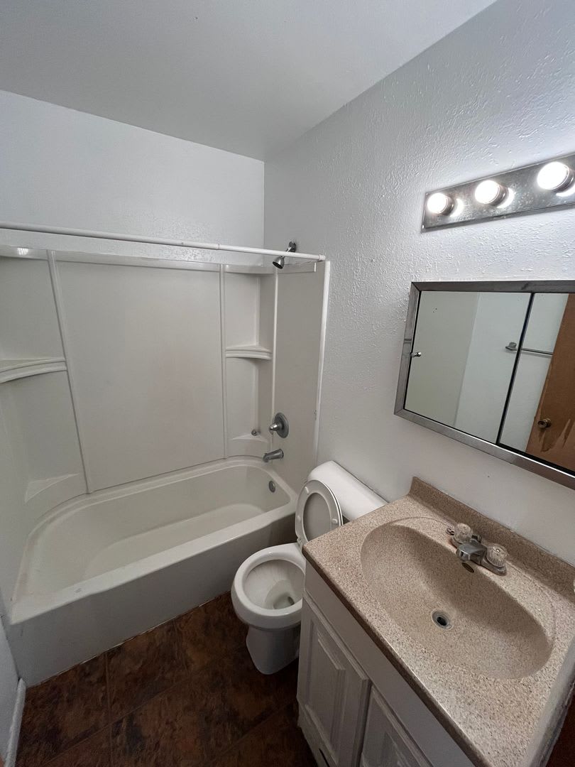 2 Bedroom 1 Bath Condo – photo 2