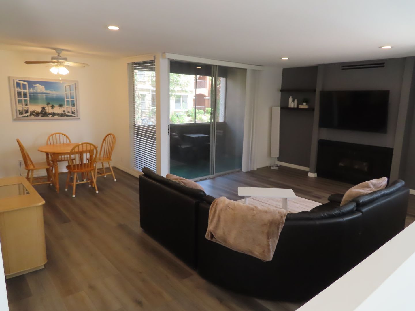 Partially Furnished Two Bedroom Condo In College Area – photo 2