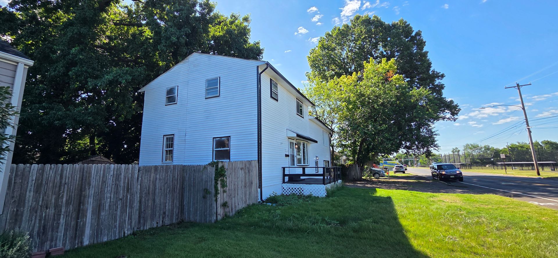 Freshly Updated 6-Bedroom Home with Yard & Driveway – photo 3