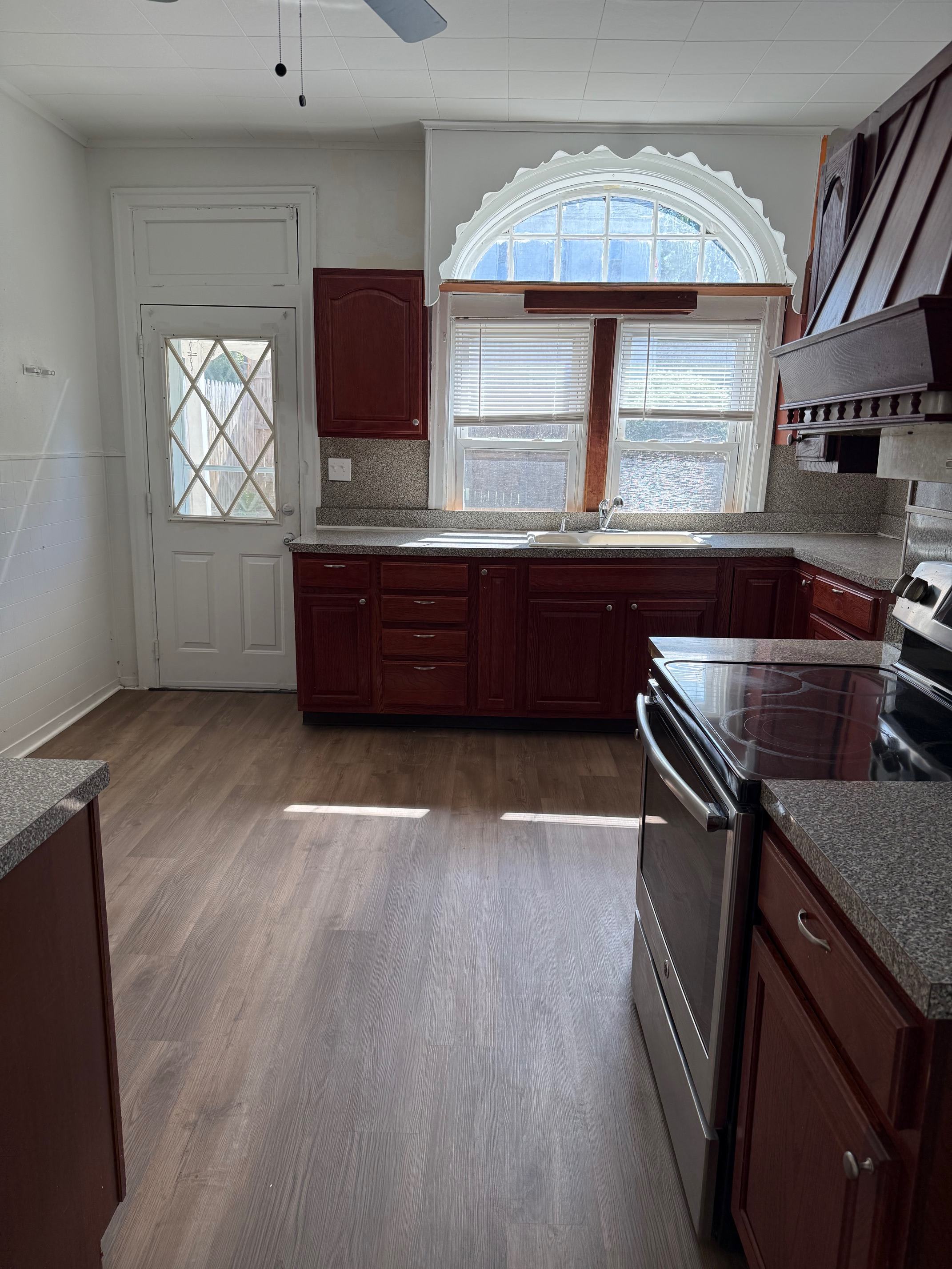 1837 Spencer Street – photo 4