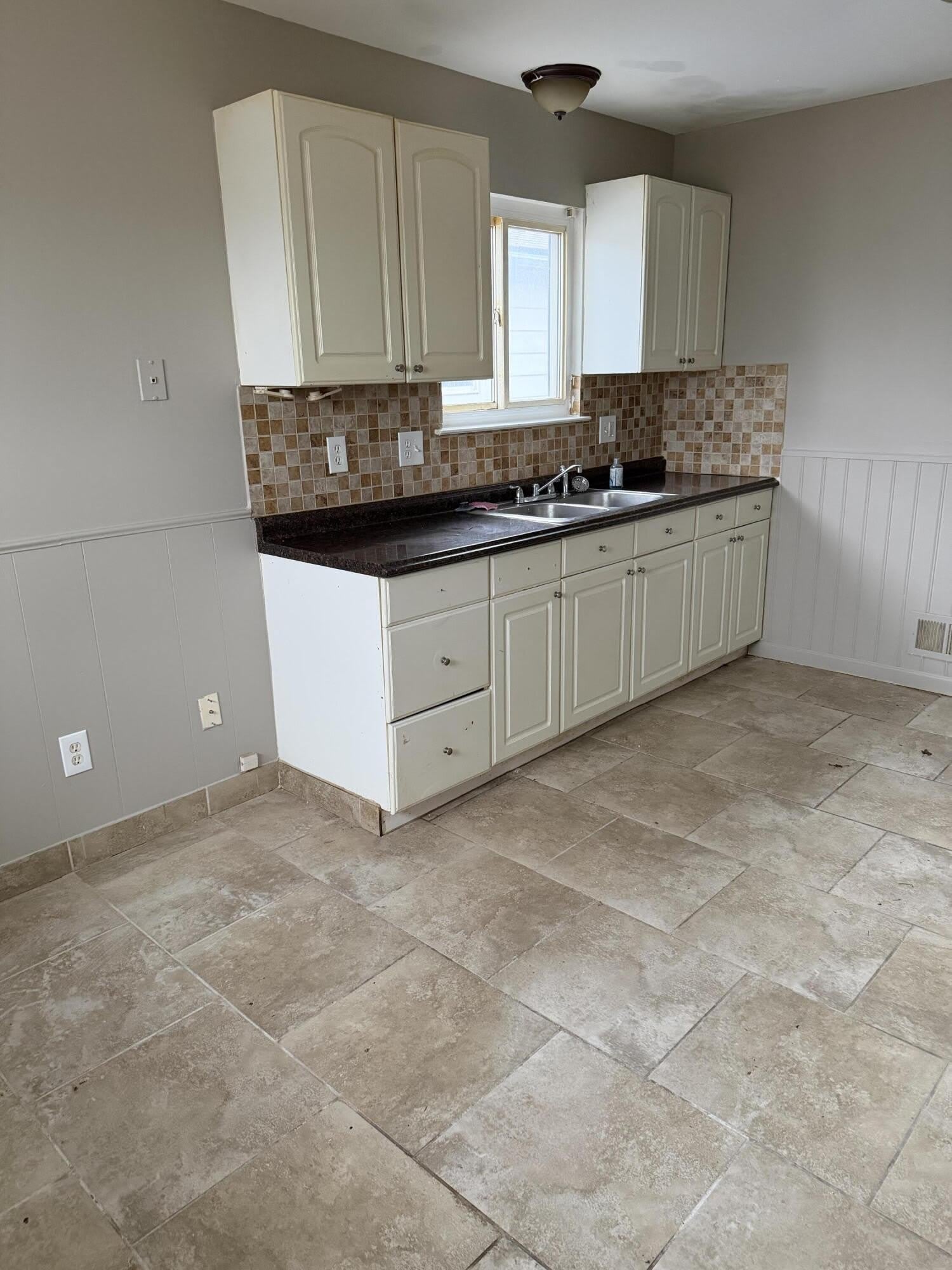 2399 Emmons Avenue – photo 3