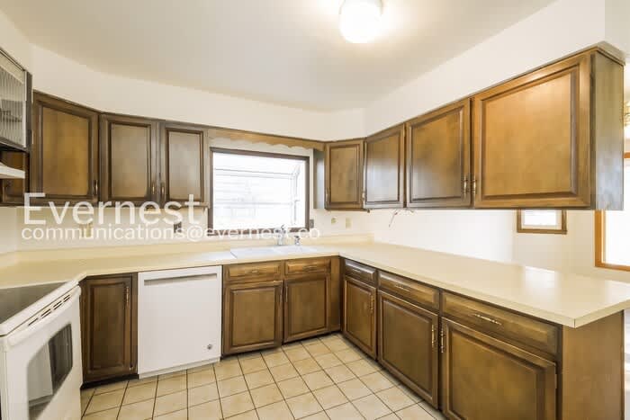 2810 1/2 Cordry Court – photo 4