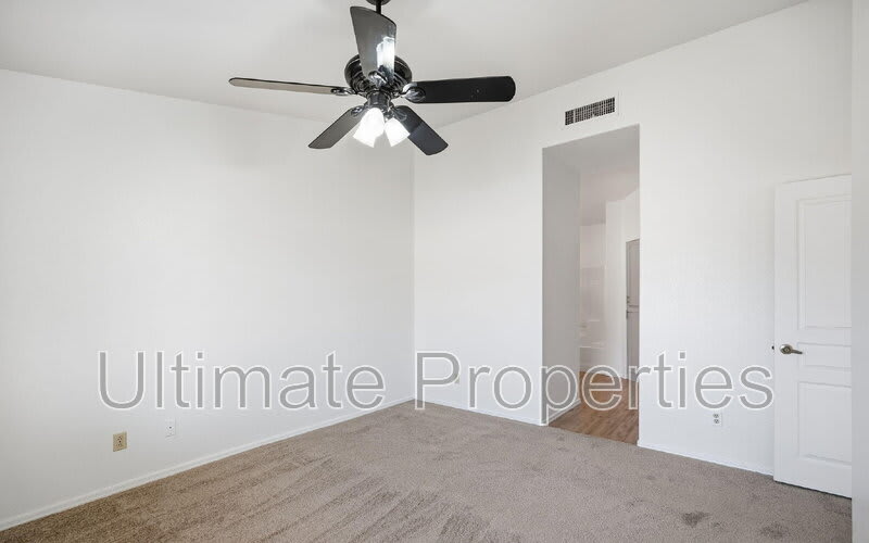 8542 W Oregon Ave – photo 4