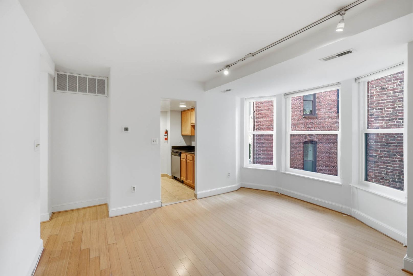 Logan Circle Condo – photo 5
