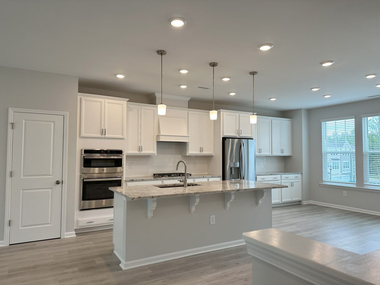 Room in 4 Bedroom Townhome at Austin Falls Sta – photo 5