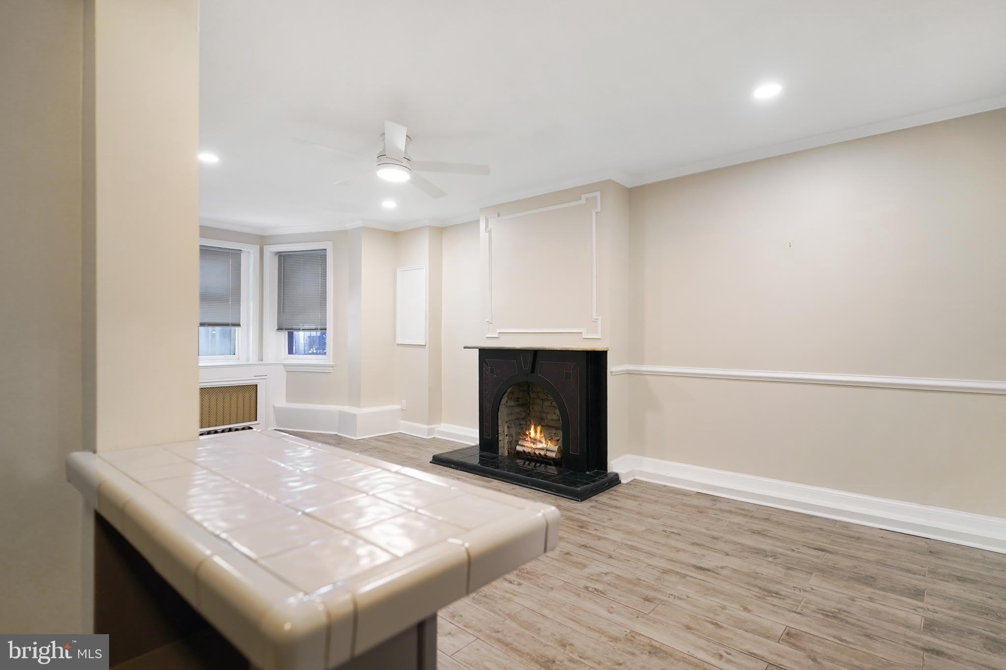 405 CONSTITUTION Avenue NE – photo 3