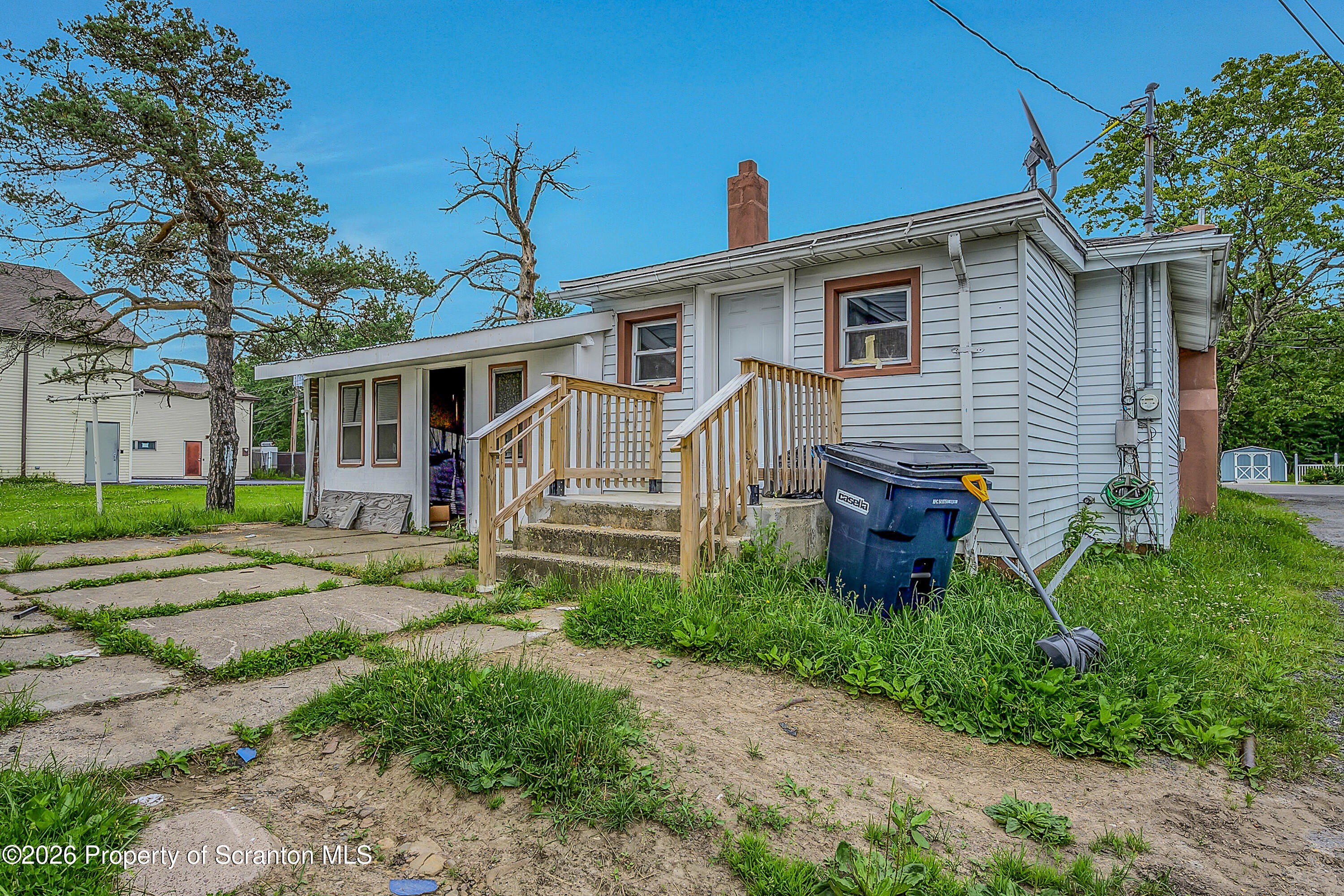 664 Laurel Drive – photo 4