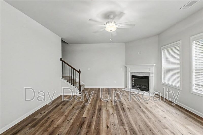 274 Fox Creek Dr – photo 3