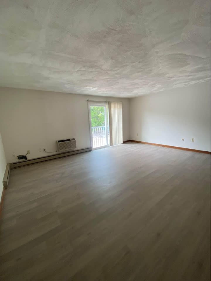 300 Smithfield Rd – photo 5