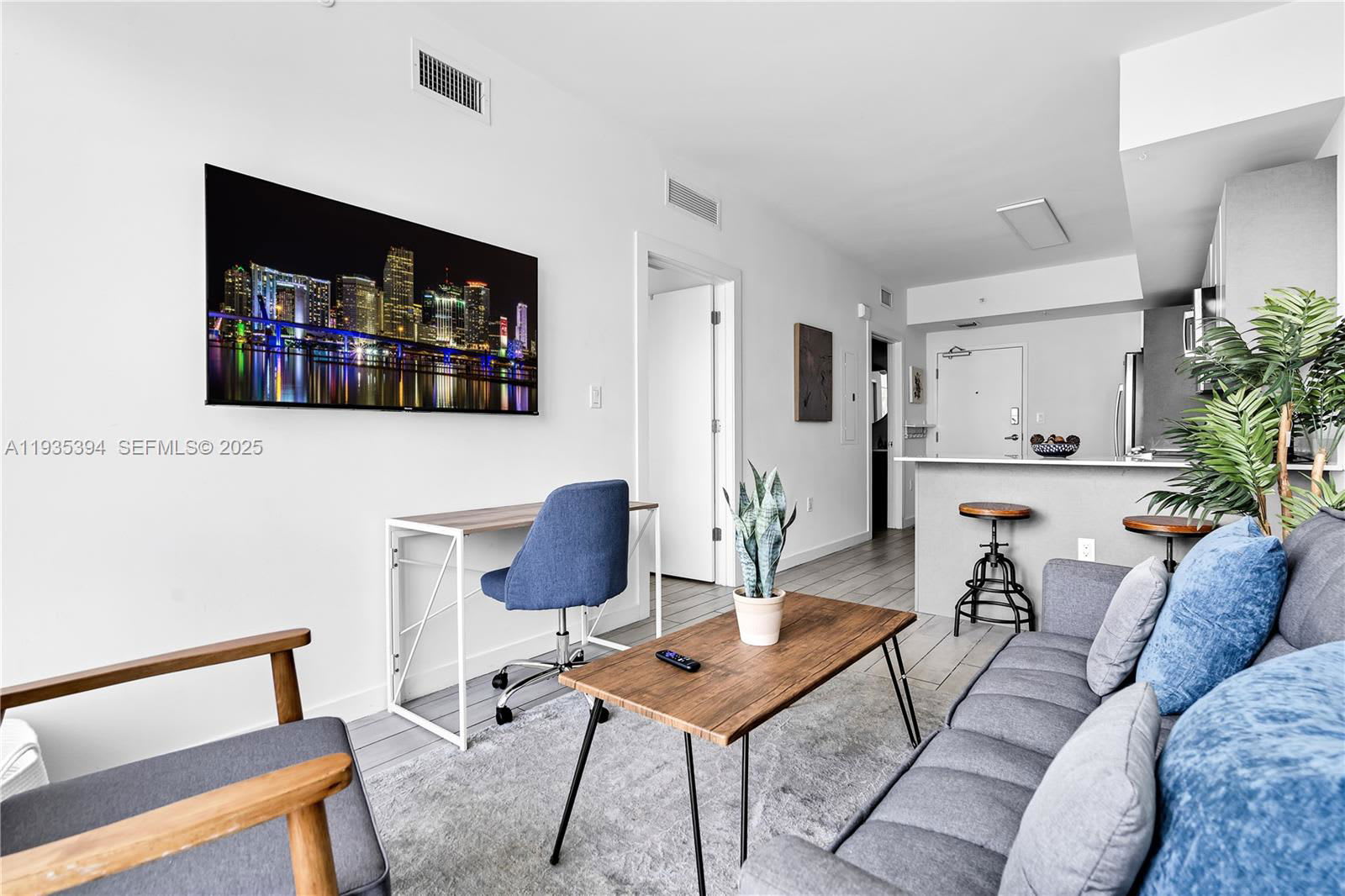 321 Northeast 26th Street – photo 4