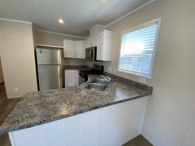 3660 S Lapeer Road – photo 2