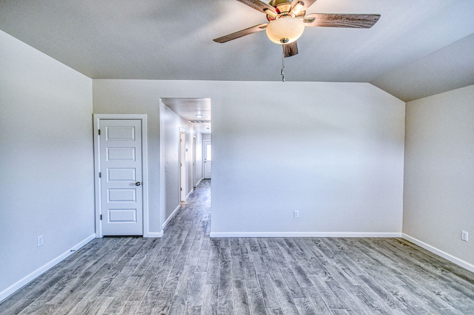 New Construction In Varenna Landing Storm Shelter And Lawn Care Included – photo 5
