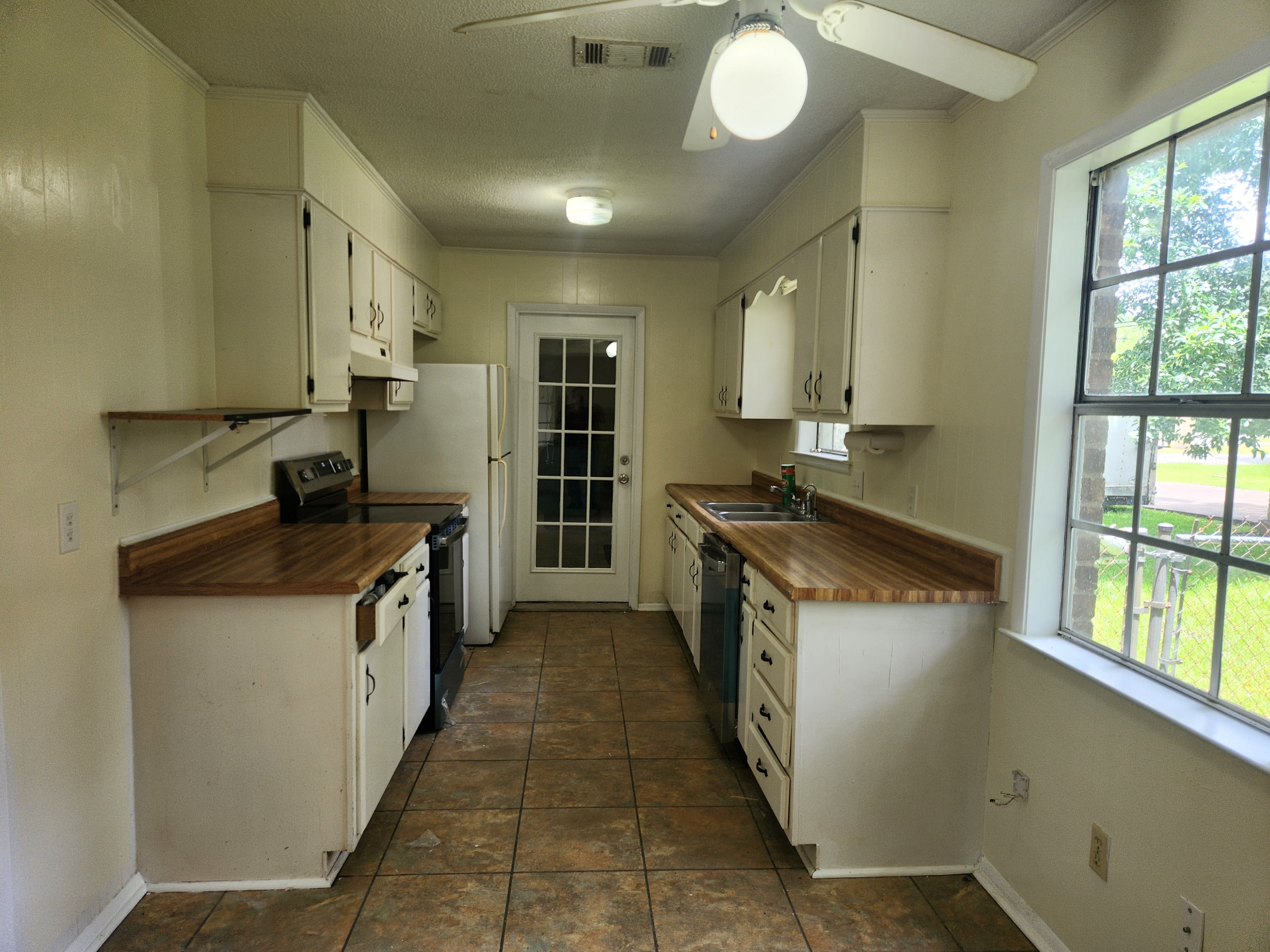 1917 Graveline Rd – photo 4