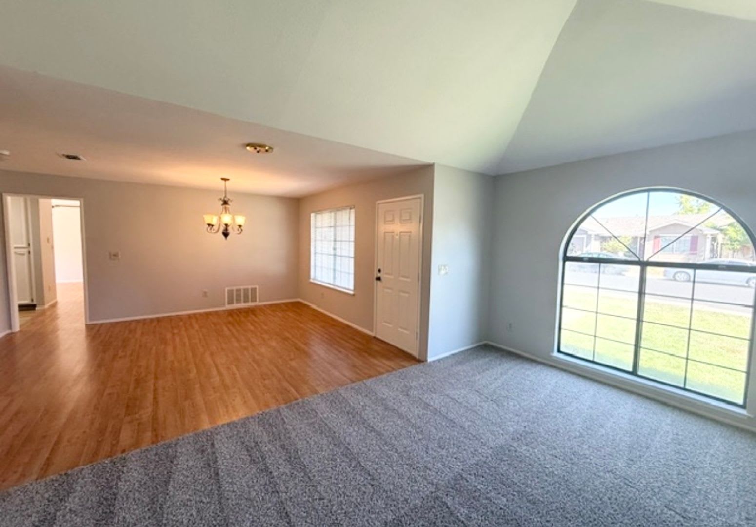 Remodeled 3 Bedroom Home in Roseville for Rent – photo 5