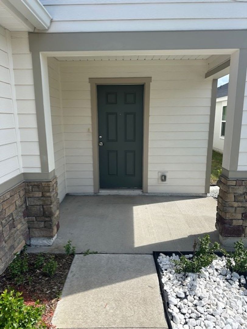 Beautiful And Spacious Westside Gem – photo 3