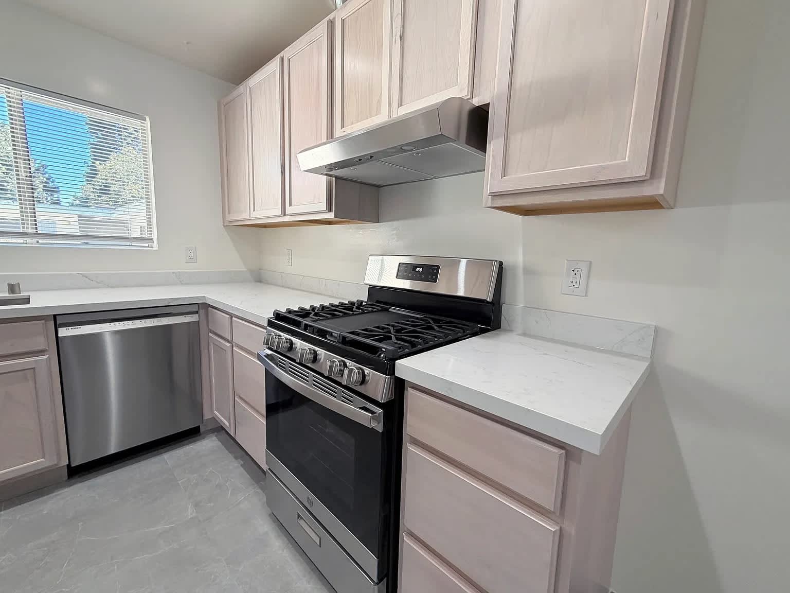 1412 S Citrus Ave Apt 13 – photo 2