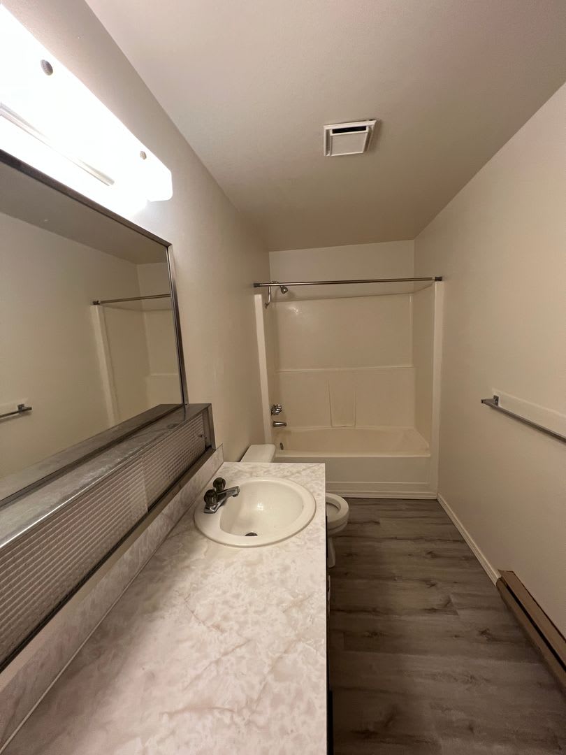 Duplex off of 48th Ave! – photo 5