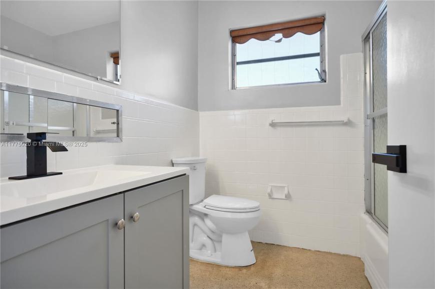 16530 NE 11th Ave – photo 3