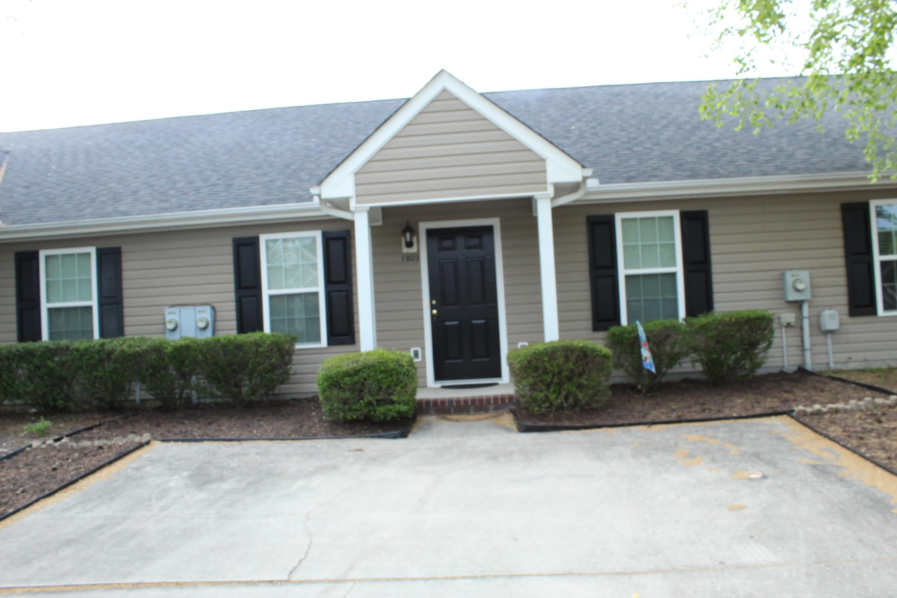 1802 Honeysuckle Way – photo 1