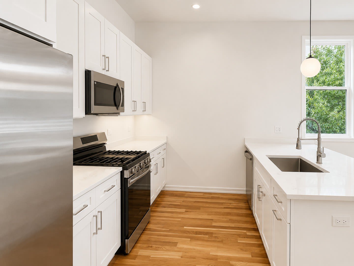 822 N Winchester Avenue – photo 3