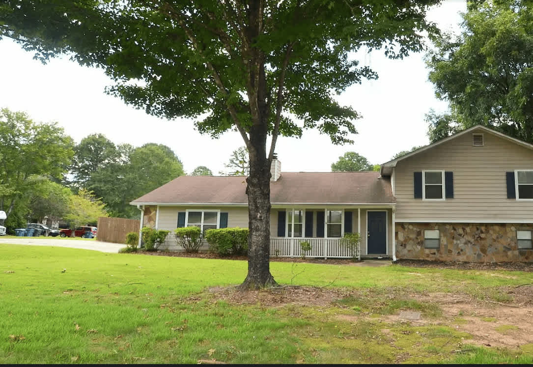 1495 Haynes Court Southwest – photo 2