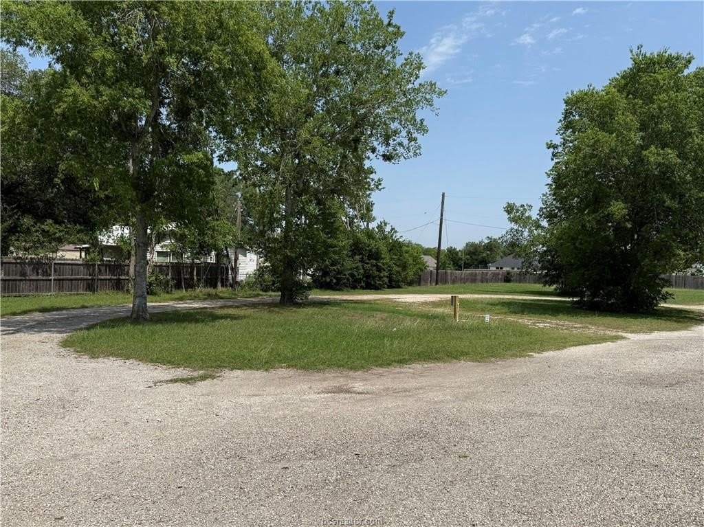 1805 W Highway 21 – photo 2