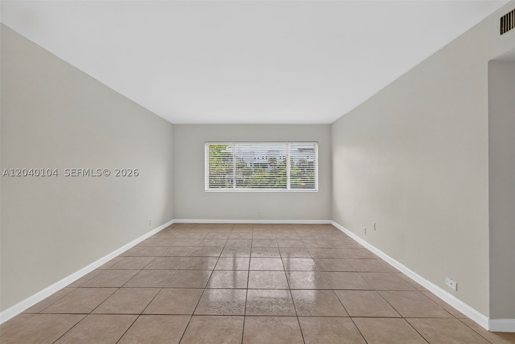 151 SE 6th Ave – photo 5