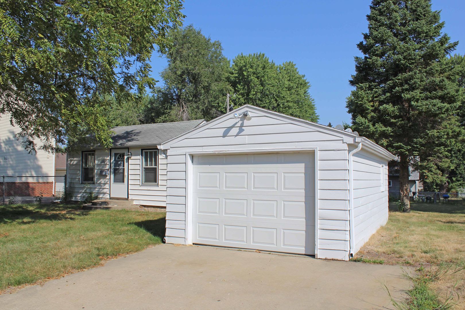 1 Bedroom 1 Bath House For Rent – photo 3