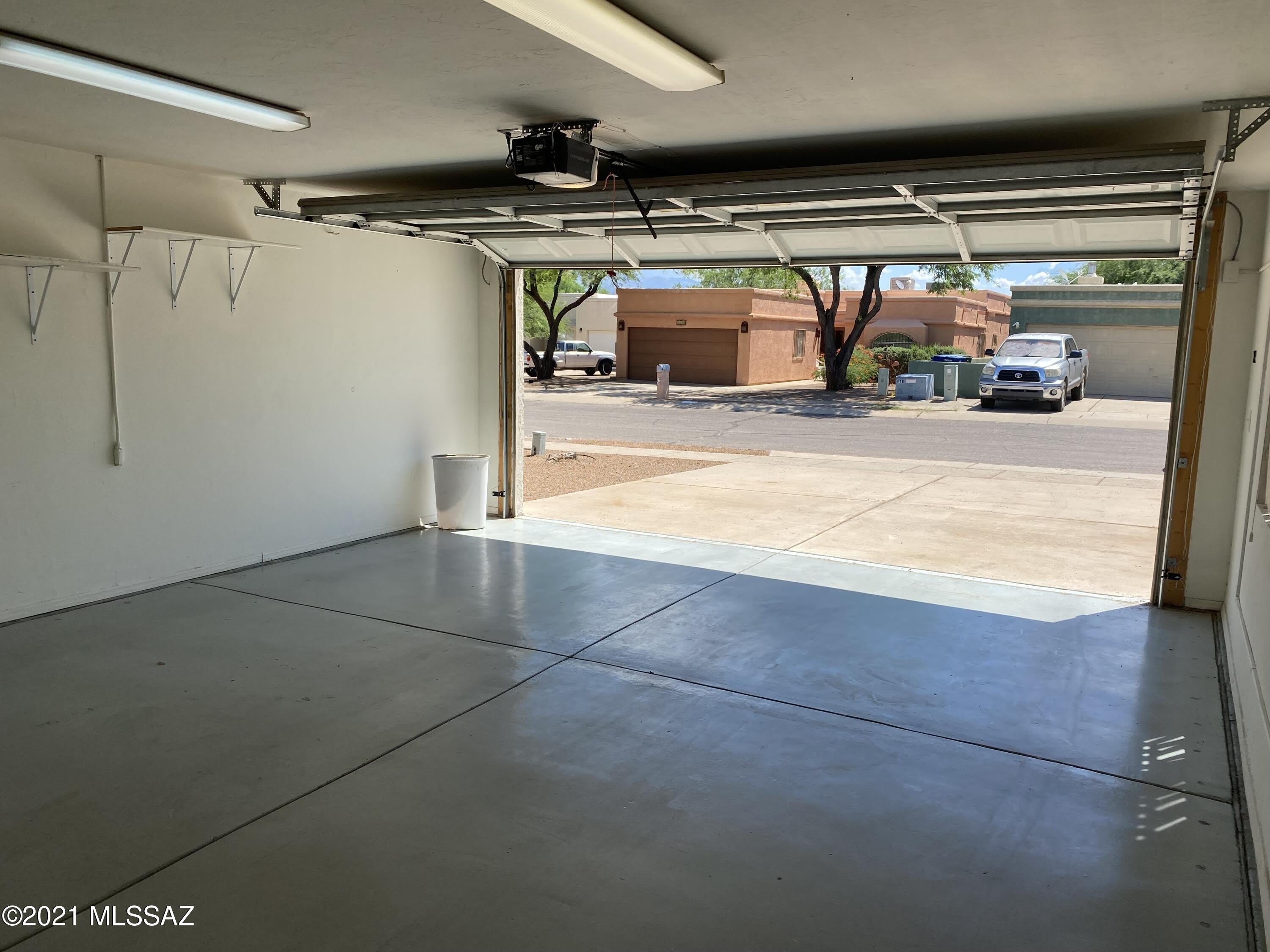 3911 N Vine Tree Place – photo 5