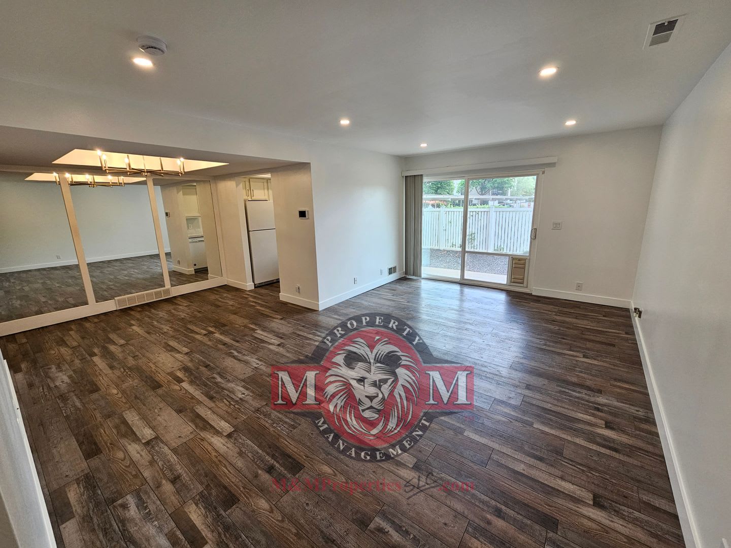 Beautifully Remodeled 2 Bedroom 2 Bathroom Condo In Murray – photo 2