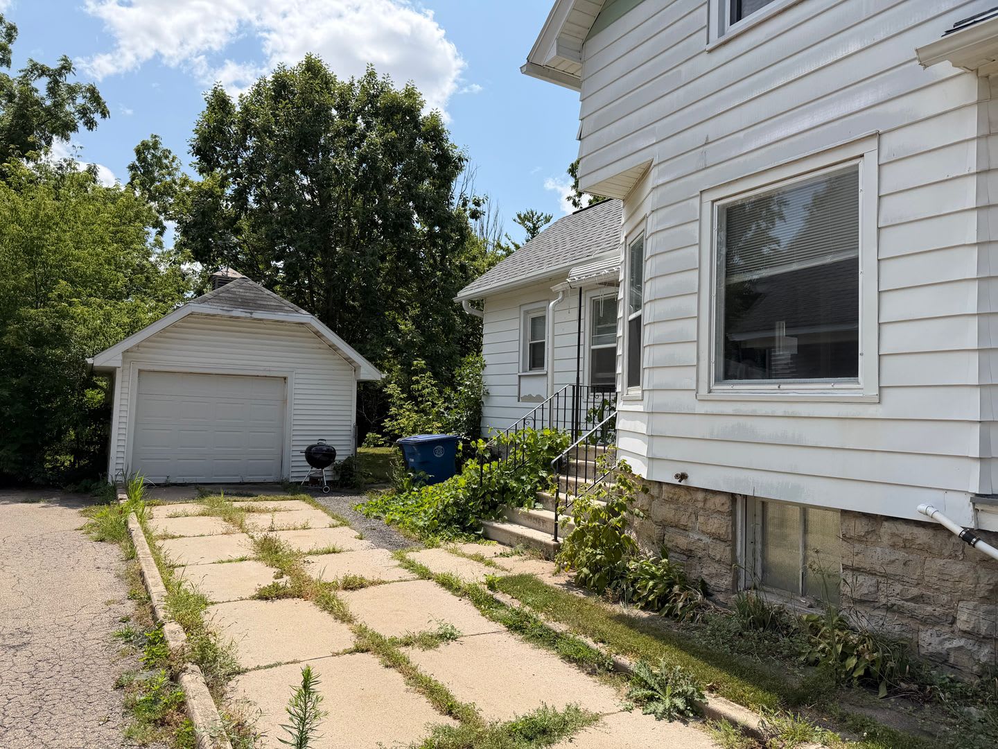 4 Bedroom House in Oshkosh – photo 3