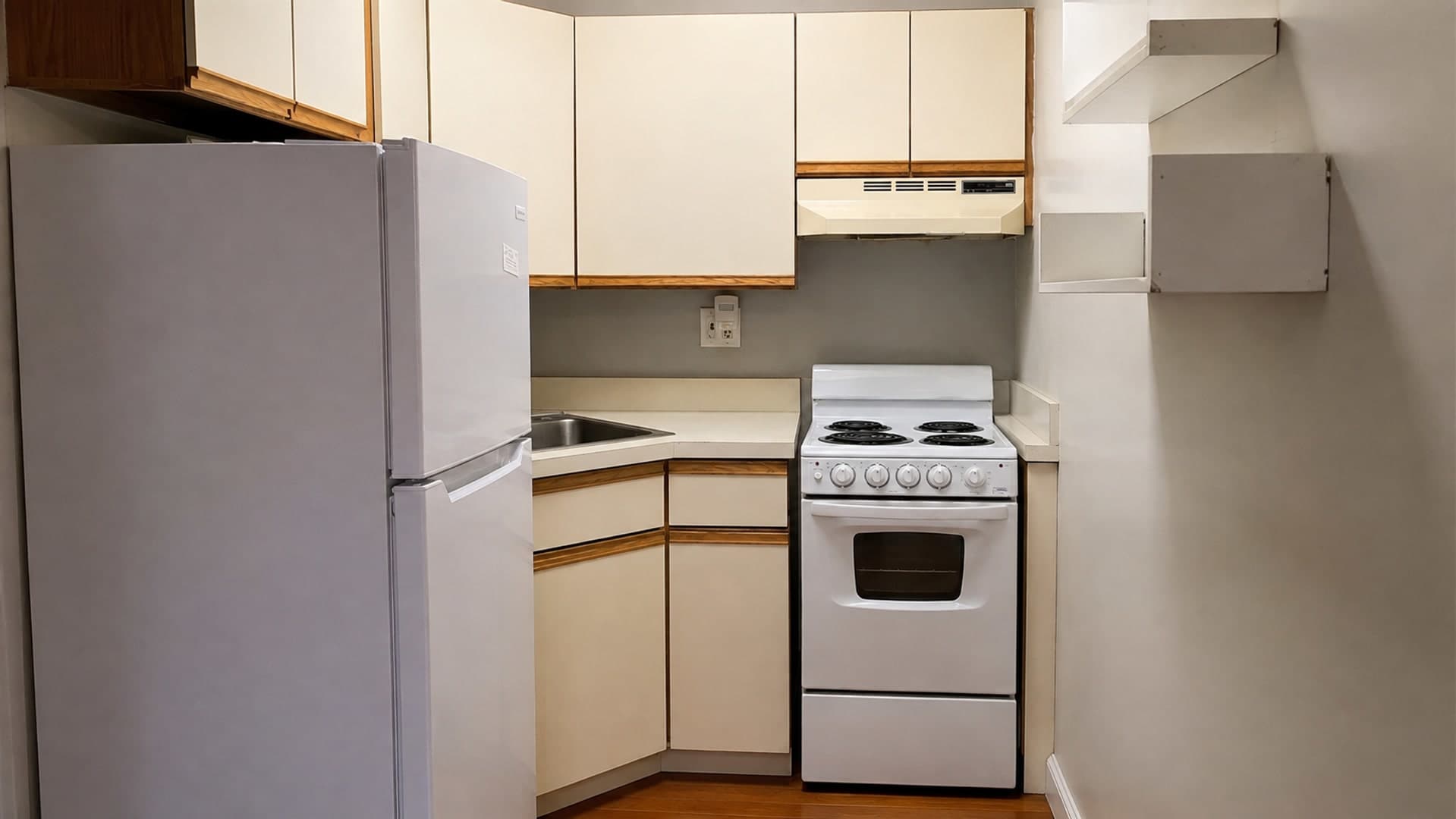 Bright Studio Steps to Quincy Center – Huge Walk-In Closet, Heat & Hot Water Included! – photo 4