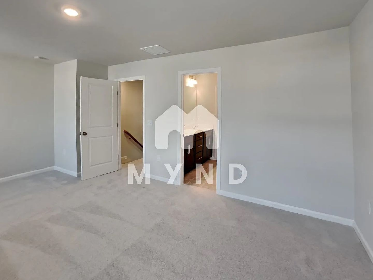 Room in 3 Bedroom Home at Sweet Lilac Way – photo 3