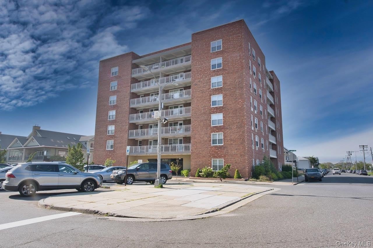 855 E Broadway – photo 2