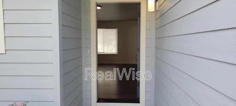 1775 Daffodil Ln – photo 4