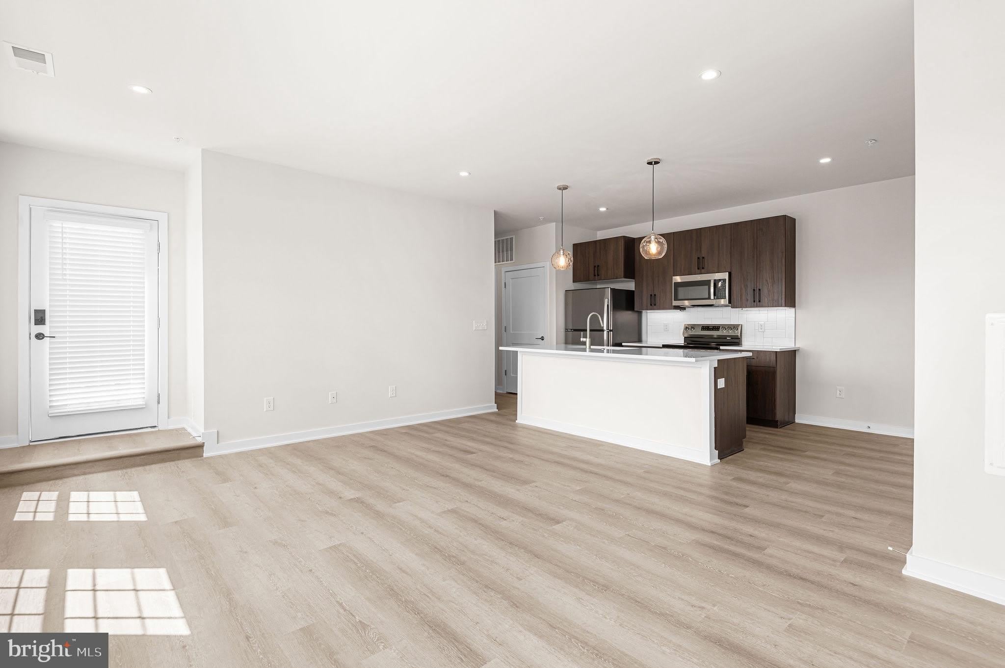 26 S York Road – photo 4