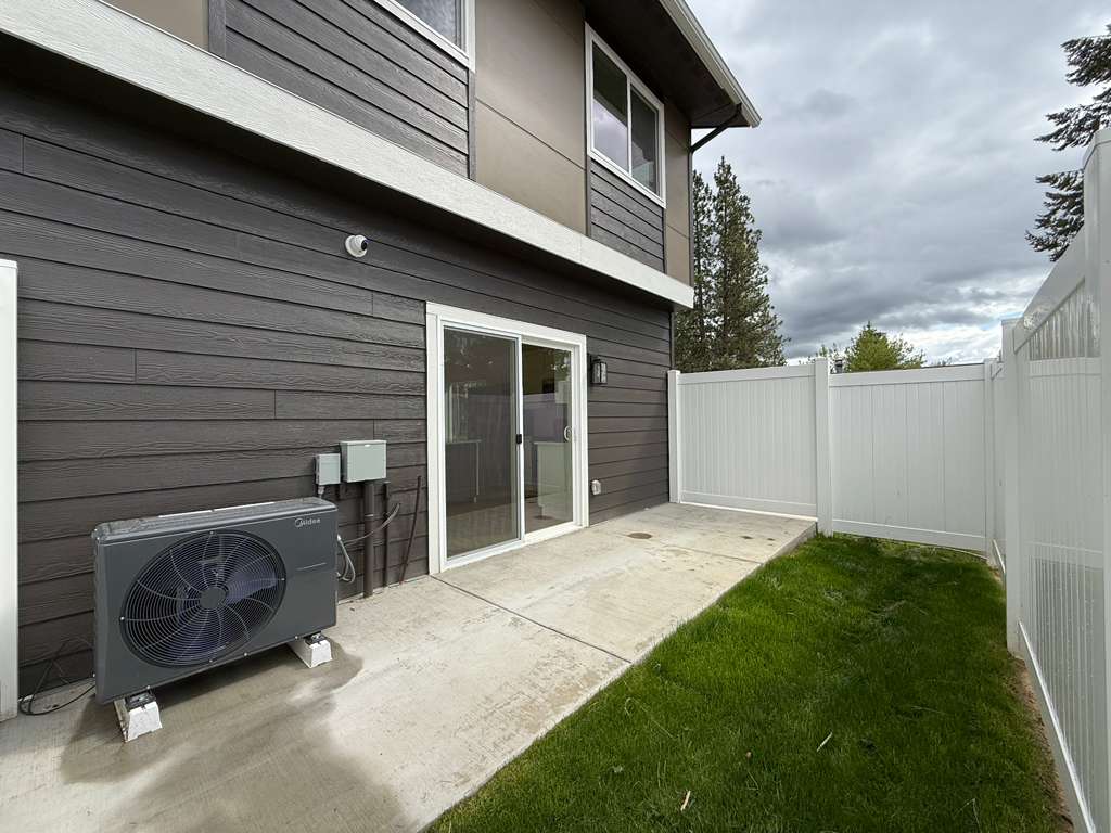 3925 East 32nd Avenue – photo 4