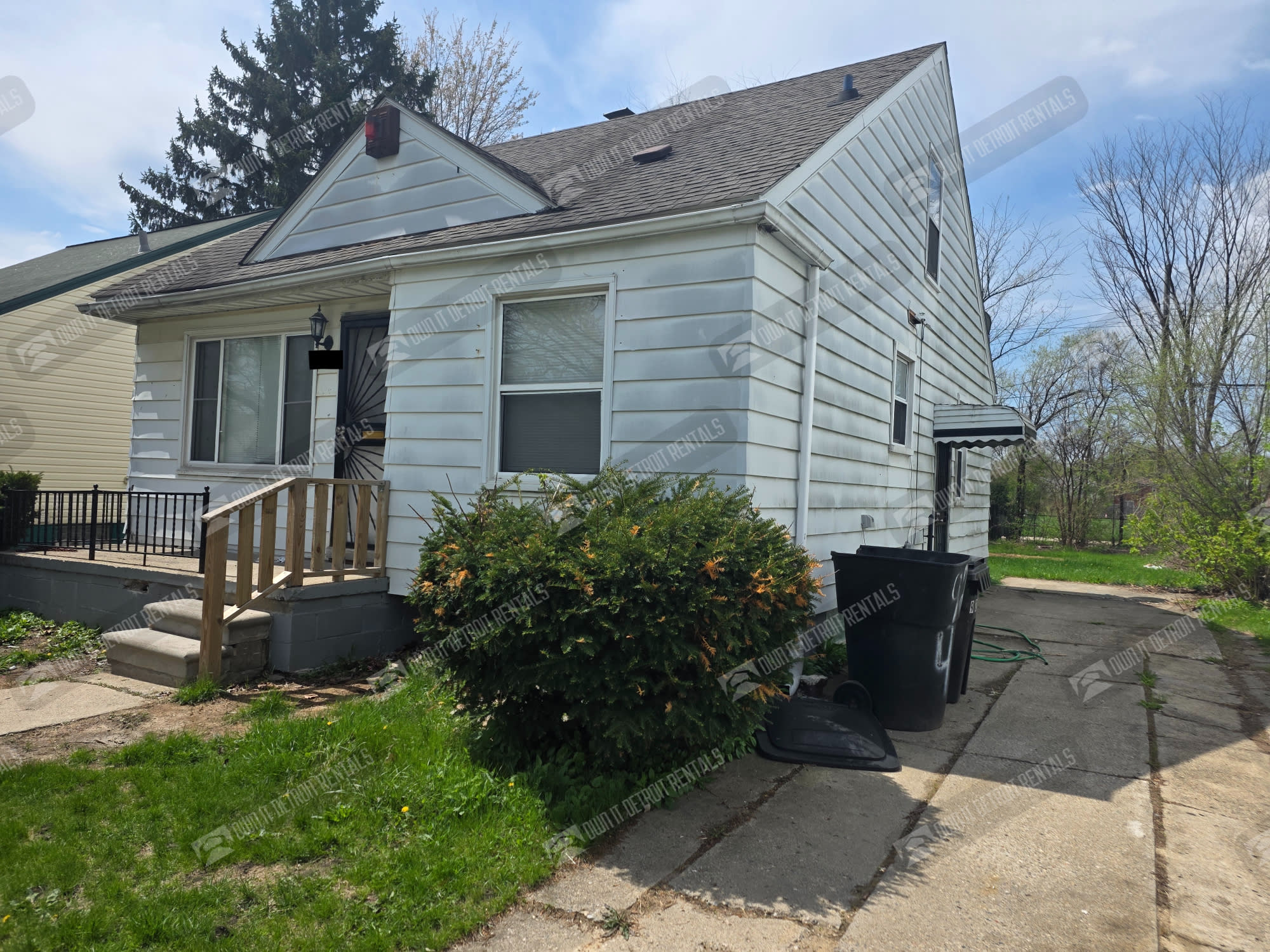 9245 Archdale St – photo 2