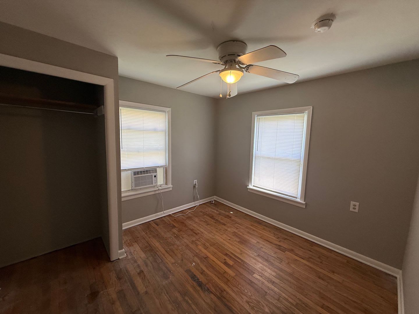 2 Bed/1 Bath House *Water Included* – photo 4