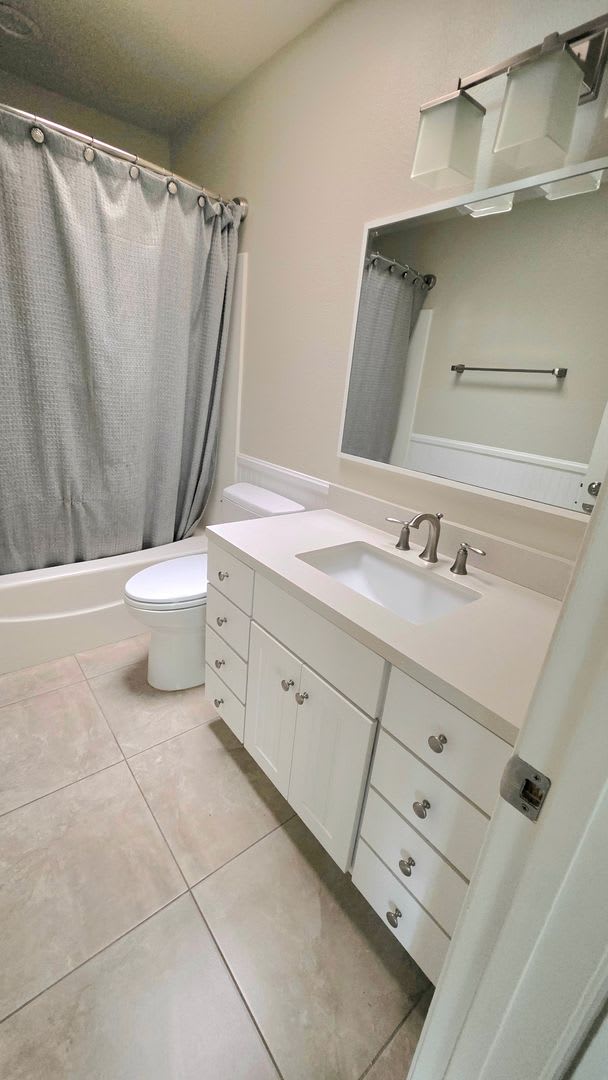 Charming Home in Westlake Village – photo 3