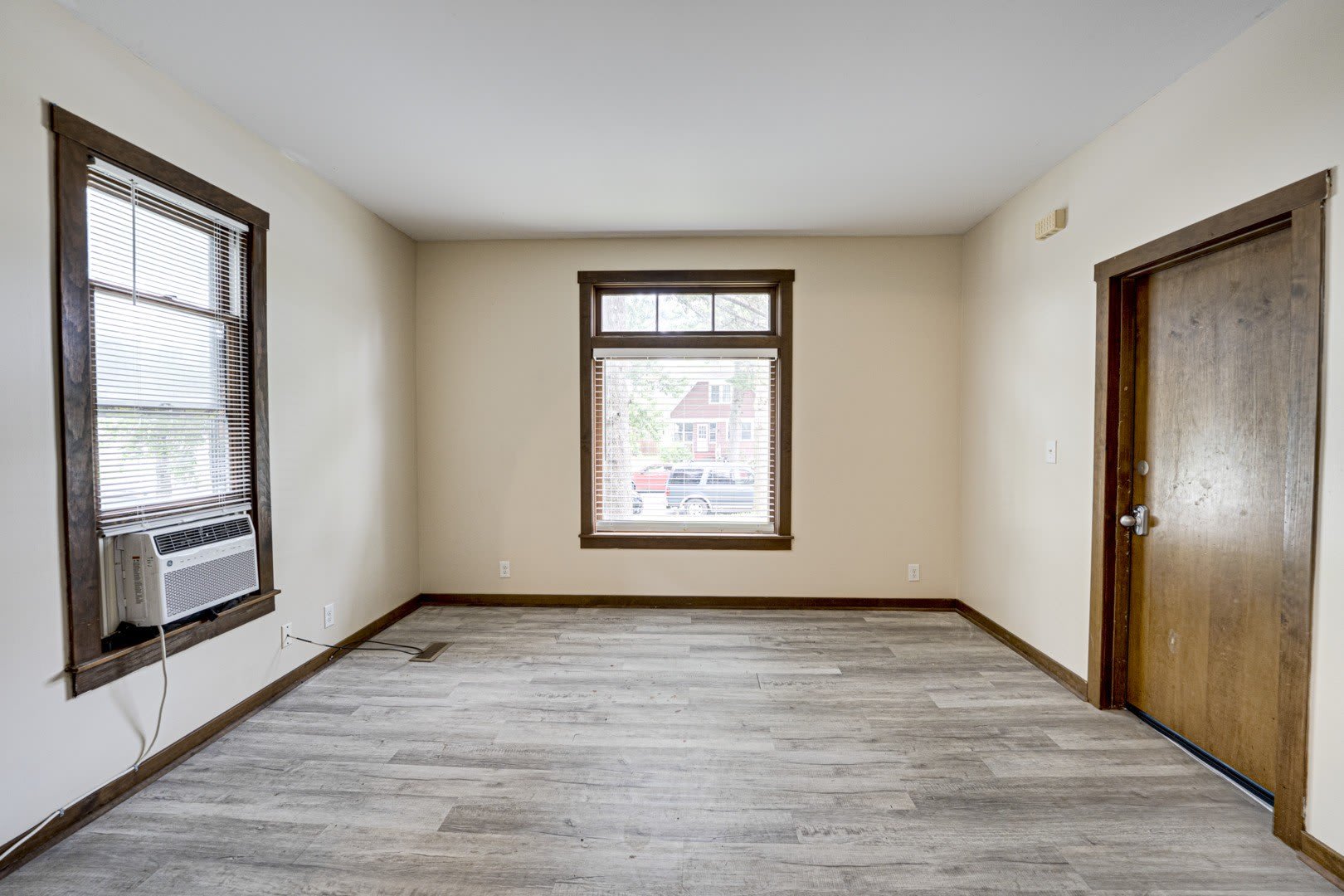 451 Marion Avenue – photo 5