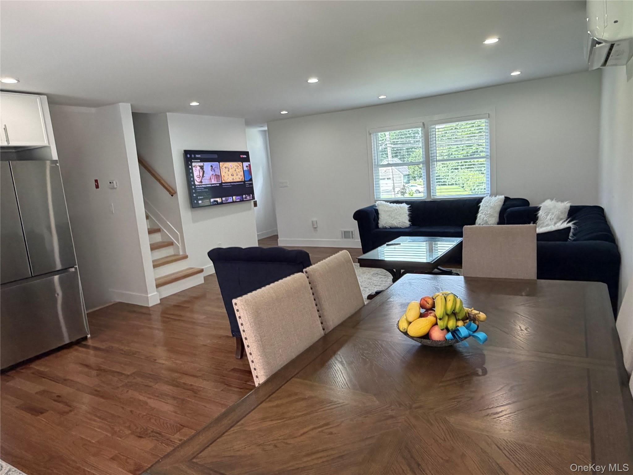 3426 Gomer Street – photo 3