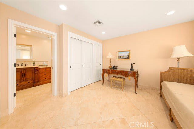 3546 Dixie Canyon Place – photo 4