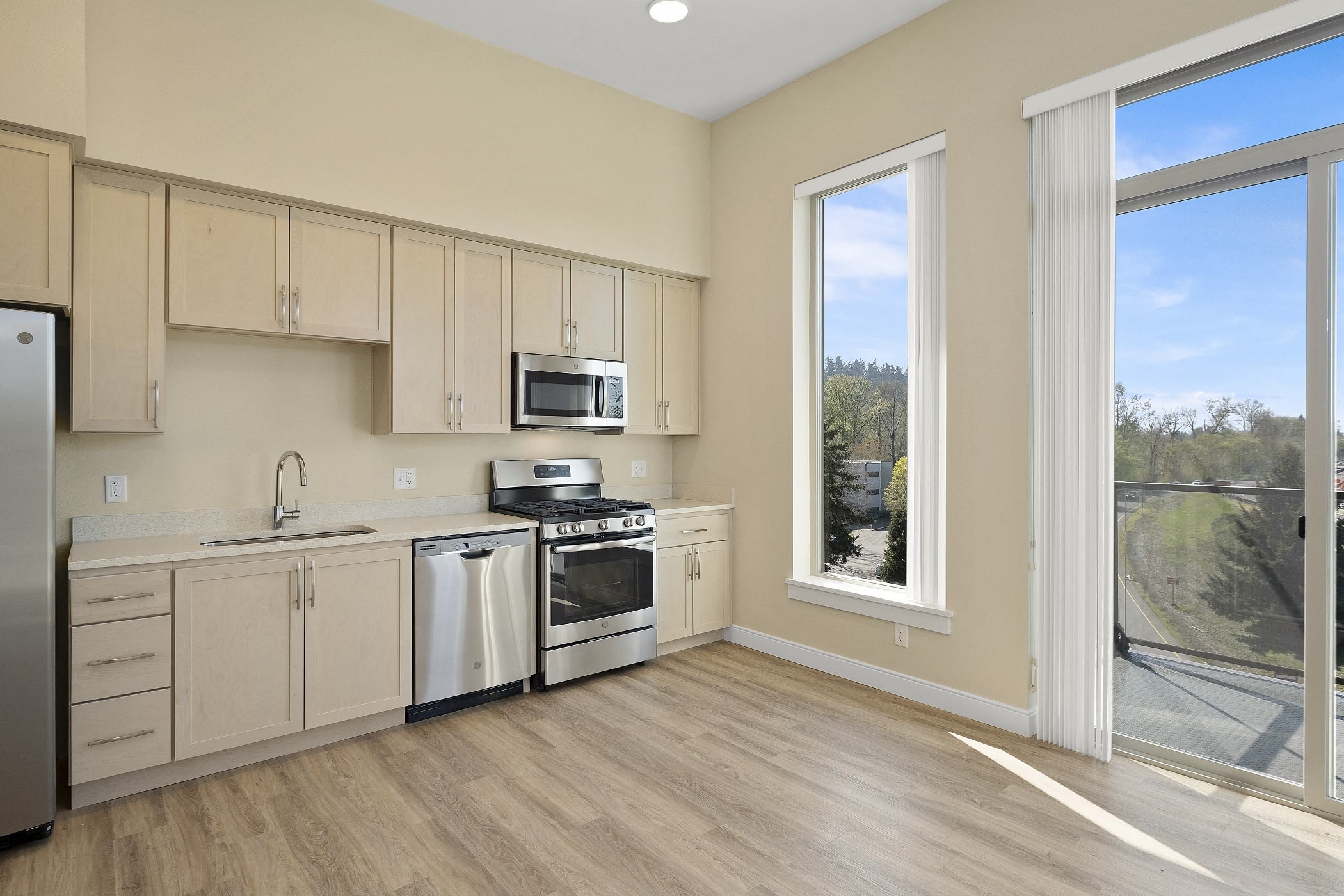 560 Fenster Street – photo 5