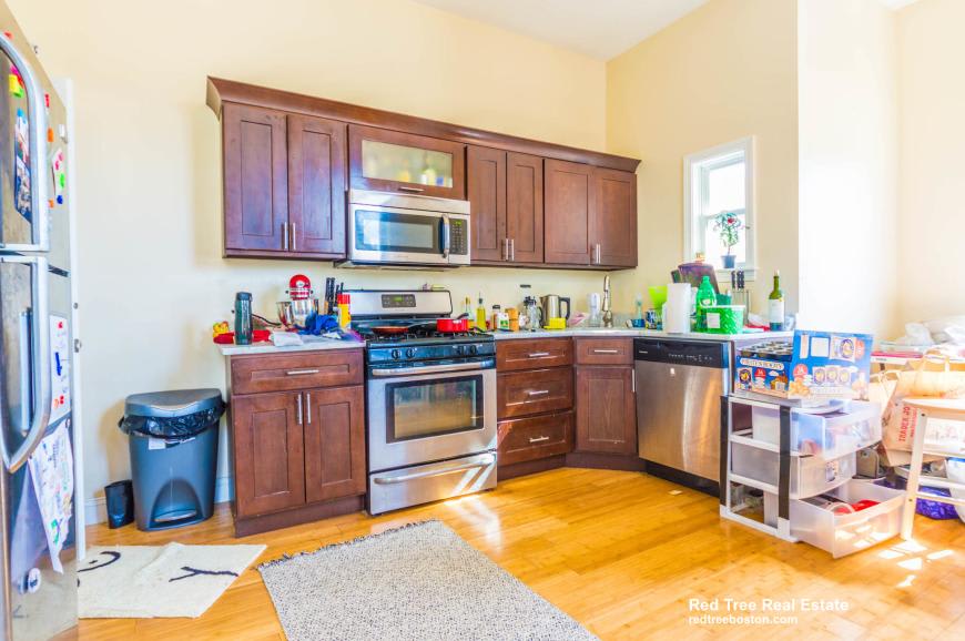 18 Cobden St. – photo 2