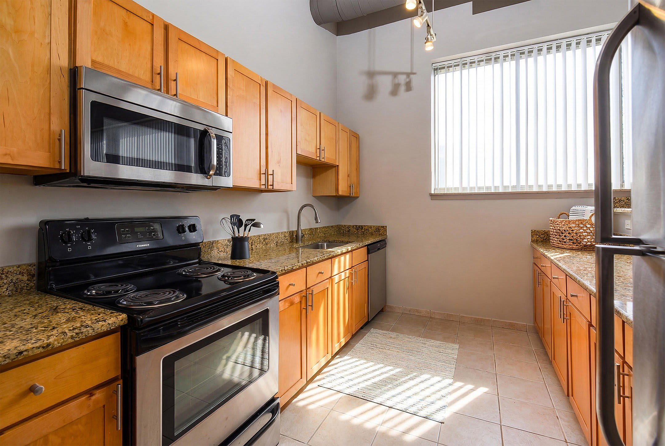 The Shoreline Apartments – photo 2