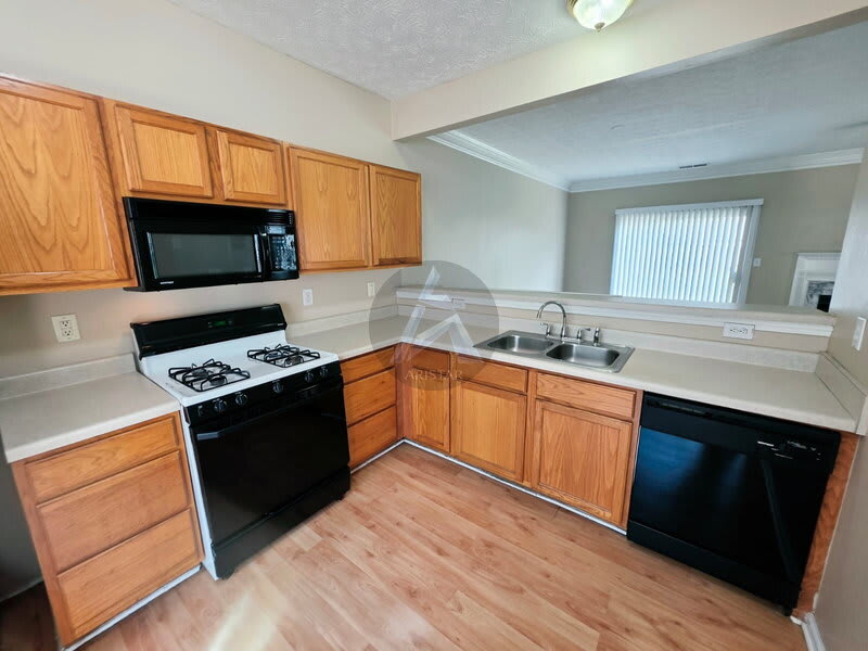 4319 Thorngate Lane – photo 3