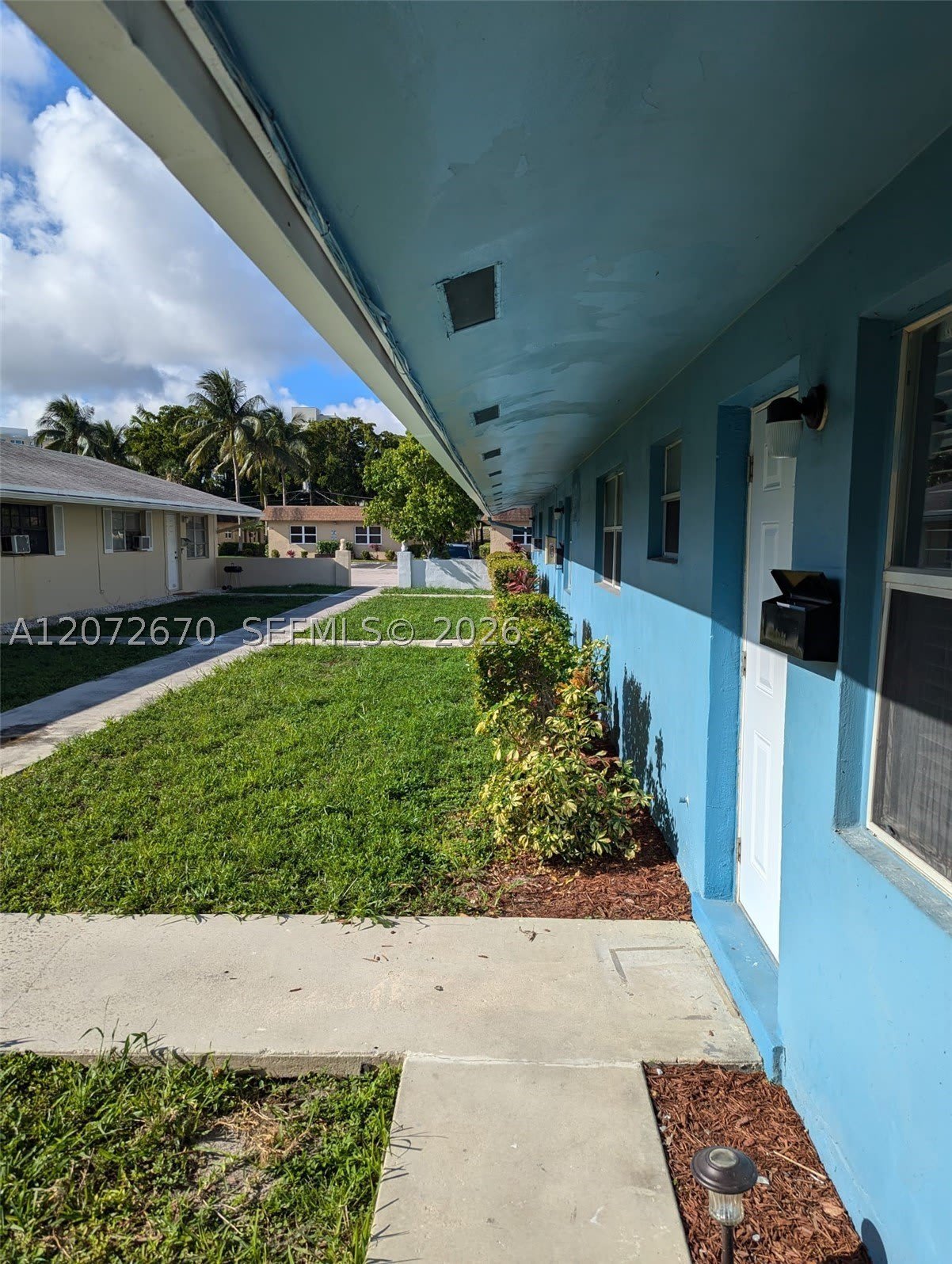 537 SW 2nd Pl – photo 2
