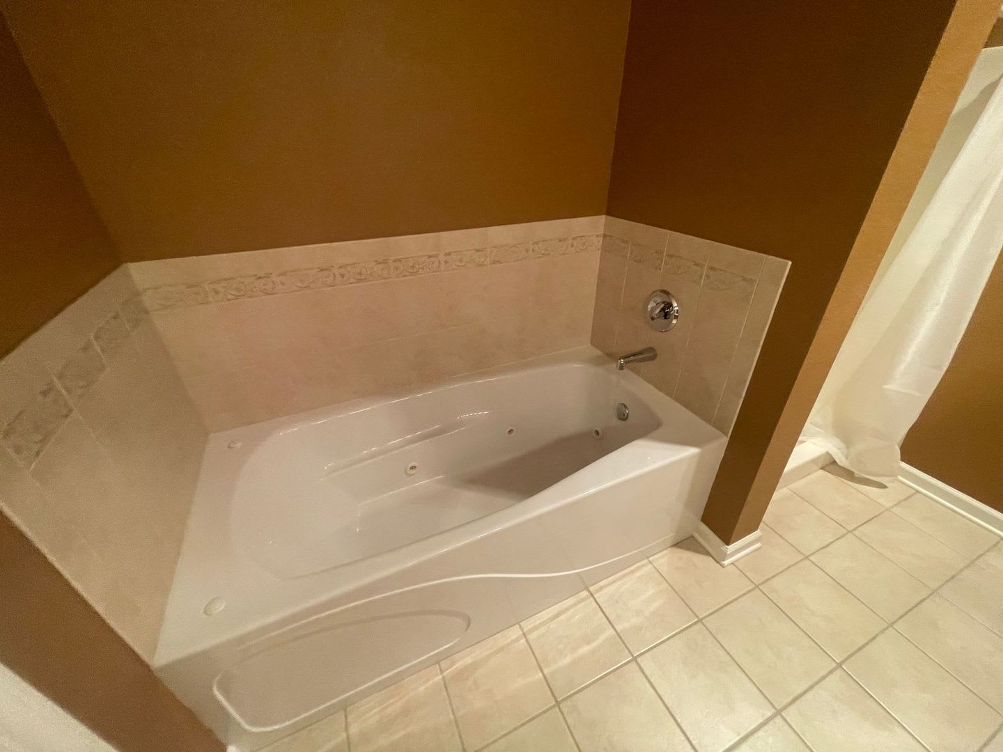 3 Bedroom 2 bath Condo – photo 4